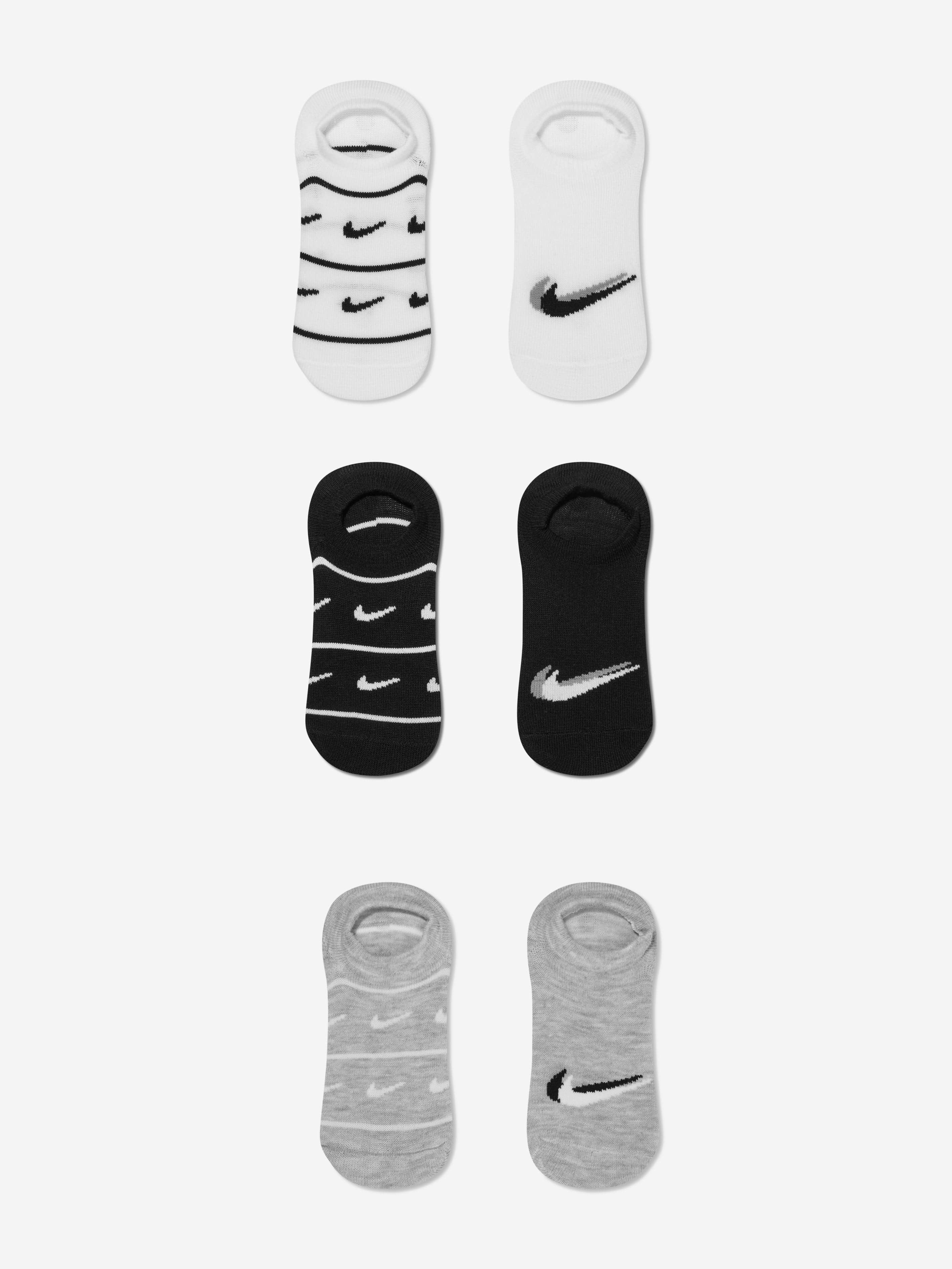 Nike junior trainer on sale socks