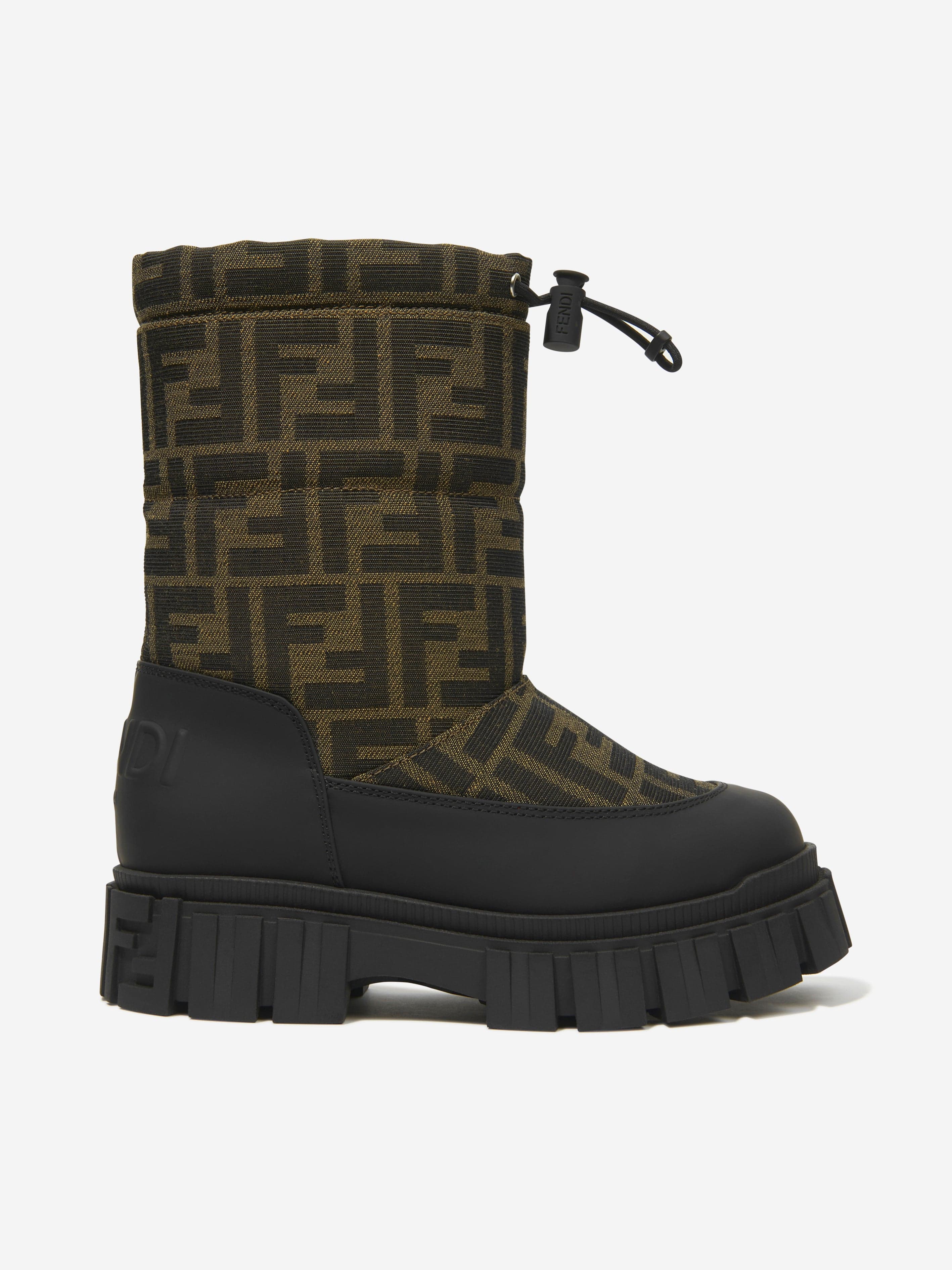 Fendi store moon boot