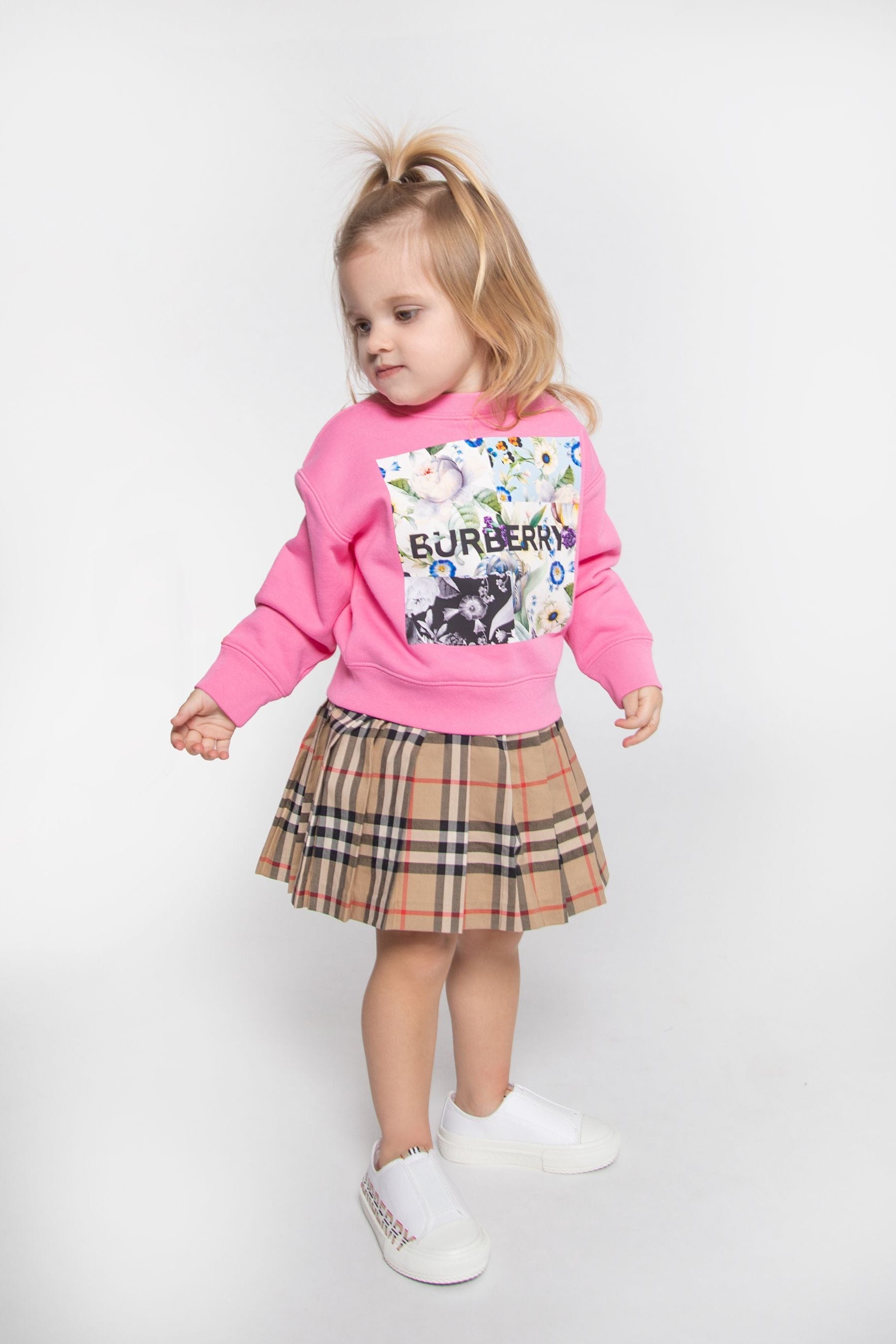 Burberry store children skirt